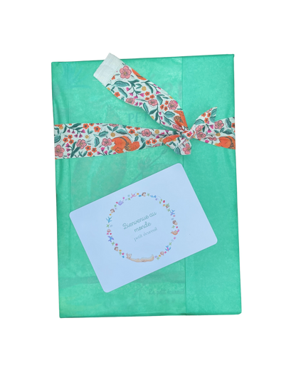 Lot Livre + 1 carte écureuil en bois + 1 tote bag