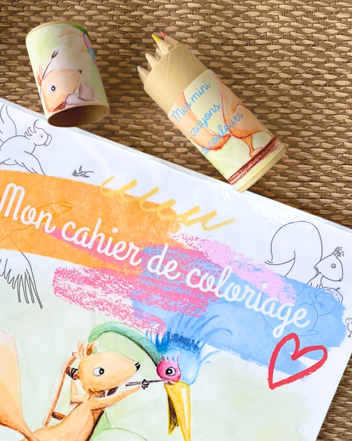 Lot Livre + cahier de coloriage + set mini crayon + tote bag